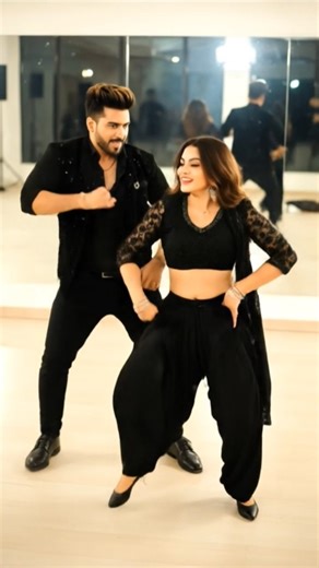 A couple dancing on 90’S Old Hindi Songs🥰 90s Love Song😍 Udit Narayan, Alka Yagnik, Kumar Sanu songs