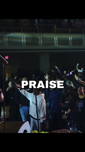 Bishop William Murphy - Praise Is What I Do (Live Performance)