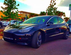 Tesla vs. Clayton Christensen's Idea of Tech Disruption - CleanTechnica