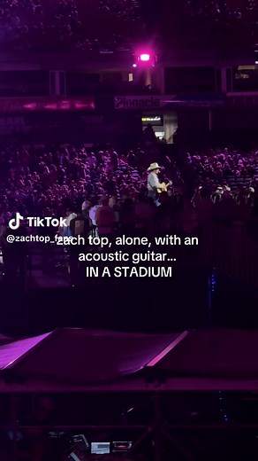 Zach Top Live Performance: Classic Country Music with Acoustic Guitar