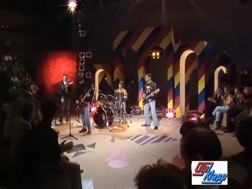 The first ever Lightning Seeds TV performance, December 1989.