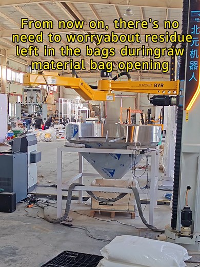 Effortless Unpacking of Raw Material Bags with Robots