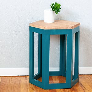 How To Make A DIY Hexagon End Table Using One Board (VIDEO PLANS)