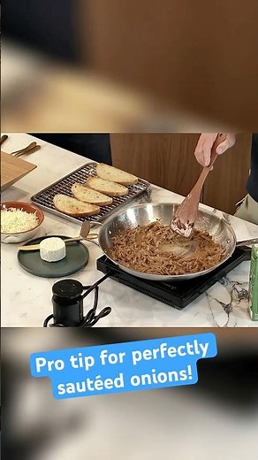 Kitchen Tip: How Long Does It Take to Saute the Perfect Onions 🧅🔥 #cooking