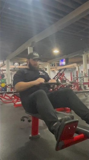 The Gym Struggle We All Know Too Well 😂🎧💪 #gymhumor #gymshorts