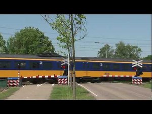 Dutch railroad crossing / spoorwegovergang Wijster 3 HQ
