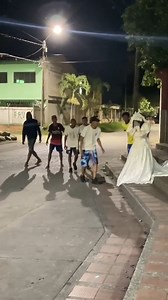 112K views · 1.4K reactions | Pegadinha Noiva Doida藍藍 #pegadinha #comedia #engraçado #rir #pegadinhaengraçada #humor | Scary Pranks | Facebook