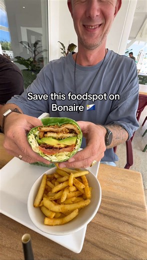 Discover Between 2 Buns: A Foodie's Paradise in Bonaire