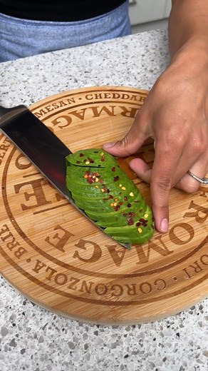 How to actually cut & peel Avocado 🥑 | The Shaba Kitchen