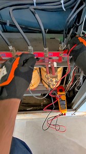 Cómo medir voltaje en un transformador tipo seco ⚡️ #electrician #electricista #Maintenance #work #electricalwork | Maintenance & Work by Ivan Garcia