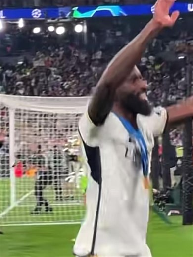Real Madrid Players Dancing Celebrations