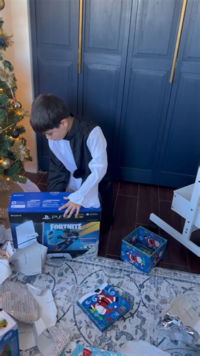 The surprise on my sons face getting a #PS5 for #christmas 🎅 🎄 🥰
