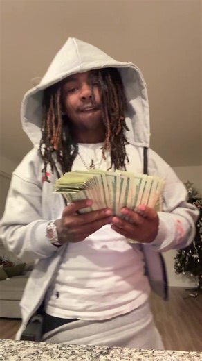 periljay1 (@periljay1)’s videos with Walk em Down - Loui