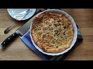 Recept: Slaný koláč z listového těsta se žampiony, slaninou, smetanou a sýrem
