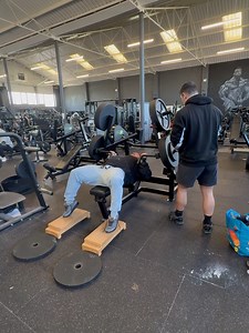 TBJP on Instagram: "Full session final slide , 20 sets of work ! Progressing now the fastest I ever have ! • 7 and half plate prime press ✅ • 4 plate super deep dip ✅ • 5 plates pinned to pec dec ✅ • dip belt back out for pushdowns ✅ Don’t forget the Black Friday sale drops at 6pm at @tbjpnutrition"