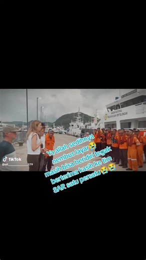 Ditengah duka yg menyelimuti hati & pikirannya, ada 1 value yg patut diapresiasi rasa Terima kasih yg sll terucap. semoga segera ada titik temu pencarian 2 korban lain. Tuhan jamahlah ia dg kasih sygmu, pertemukan ia dg anak2nya untuk terakhir kalinya. #danautoba #kapaltenggelam #pelatihvalencia