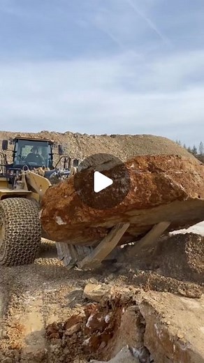 Hard Working Machines | @aaronwitt "A 988 picking up 20 tons of marble with ease." . . . #hardworkingmachines #construction #constructionequipment #bigmachine... | Instagram