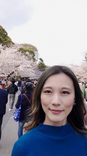 お花見をするニューハーフ中澤チュリン