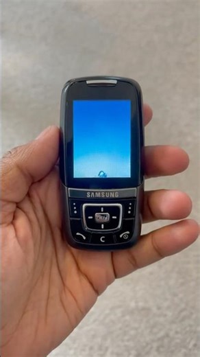 The Samsung D600 Was PEAK 2000s Tech 🔥📟