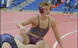 钻石中学生一脸懵逼 Grayson Garcia vs. Christian Bates 青年男子摔跤