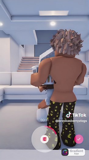 ummm 👀 #taylorswift #berryavenue #popular #berryave #berryavestory ##storyline #lovestory #roleplay #fitcodes #roblox #fyp