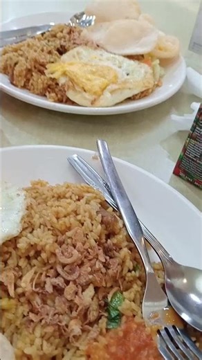 Nasi goreng es teler 77