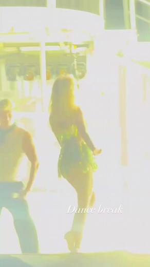 Sabrina Carpenter Performs 'Tears' in Brazil