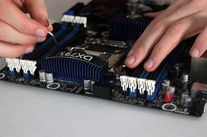 How to Install a Desktop Processor