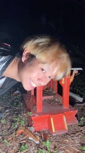 Naphasin Pumput on Instagram: "Crawling ghost 🤣 #โนอาร์ #ล่าท้าผี #โปรดใช้วิจารณญาณในการรับชม"