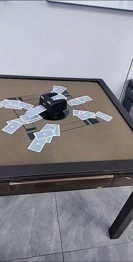 Automatic card dealing system table magic'