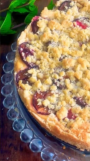 Pflaumenkuchen mit Streuseln und Pudding | Einfaches Rezept
