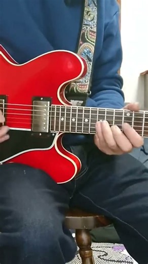 Playing…Gibson historic 1959 ES−335 ♪