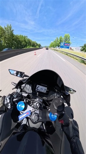 POV : chilling on a CBR600RR 🥵 #bikelife #motorcycle #cbr600rr #cbr