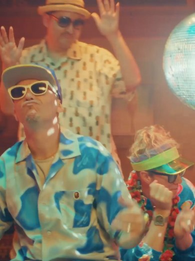 モンキーマジックとデフテックのビーチビーツ