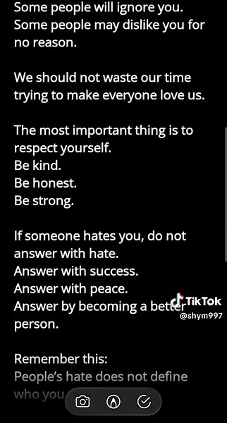 Voici un discours simple en anglais sur “Why do people hate me?” avec des mots faciles. Tu peux le lire pour améliorer ton parlé Why Do People Hate Me? Good morning everyone, Today, I want to talk about something many people feel but do not always say. Sometimes, we ask ourselves: Why do people hate me? This question can make us feel sad, weak, and alone. Sometimes people do not like us because they do not understand us. Sometimes they judge us without knowing our heart. Sometimes they hate us b