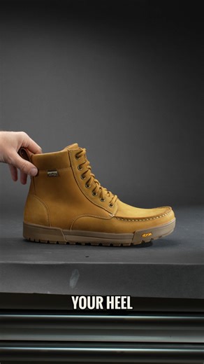 The Summit Pro’s zero-drop design keeps your heel and forefoot level, letting your feet, knees, and back move the way nature intended. Benefits of zero-drop include: - Improved ankle mobility - More natural gait - Better posture - Improved balance - Better alignment Rose Anvil x Lems Summit Pro | Get Early Access NOW via link in bio. Launching 11.13.25 | rose_anvil