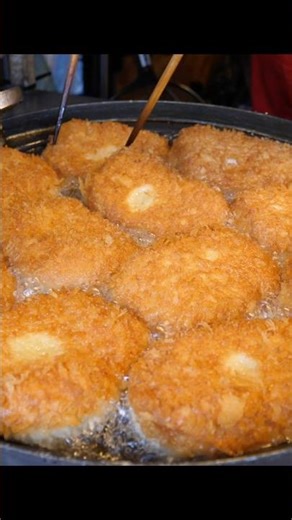 Crispy and moist! A master of traditional Korean street food, donuts.