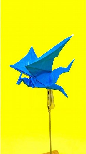 [How to make an origami wyvern] Spread your wings wide and fly through the sky! A cool, three-dim...