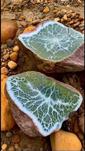 Al Quran surah Rahman/ green stone #diamond #experiment #beach