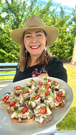 Rhiannon Anderson on Instagram: "Lobster canapés for Christmas Day!🦞 1 lobster tail 1 Sourdough Baguette Olive oil spray 1/2 cup slivered almonds 1 golden shallot finely diced 1 tablespoon chopped dill 2 tbsp chopped chives 1/2 lrg red chilli finely chopped 1 lemon rind finely grated Pinch salt 1/2 tsp pepper berry (freeze dried) 1/2 cup Kewpie Mayo Method 1. Thinly slice the sourdough baguette. Spray with olive oil and toast both sides on a bbq or frypan. 2. In a bowl add in the almonds, shall