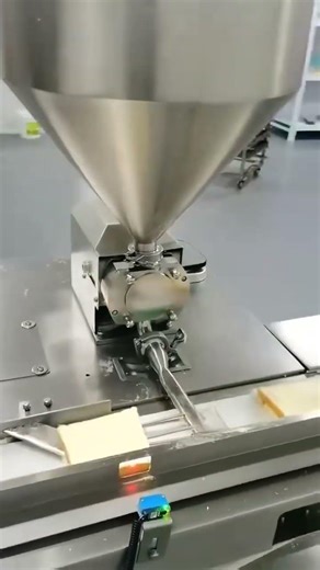 Toast sliced bread filling jam automatic feeding and package machine