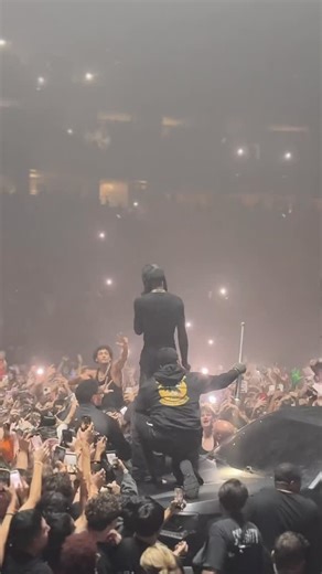 Playboi Carti Fan Page on Instagram: "#playboicarti in Denver, Colorado last night performing 24 Songs / Made it this far 🔥 🎥: @analise.muah"