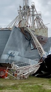 #KOAMstormdamage Near Neosho Airport entrance. Silos along railroad tracks >> BIT.ly/4jXphYc — Hwy 59 poles down will take 12 hours they are estimating. | Joplin News First