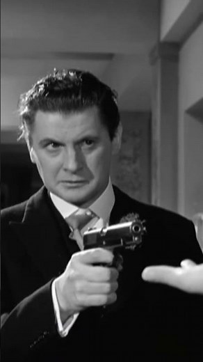 CHAPEAU MELON ET BOTTES DE CUIR - THE AVENGERS - EMMA PEEL/ DIANA RIGG FIGHT LEATHER