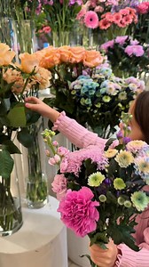 Patrzę na nią i wiem jedno… 🌸 Jeśli miłość do kwiatów się dziedziczy, to Larcia właśnie zaczyna swoją florystyczną historię ✨ | Calla Flowers