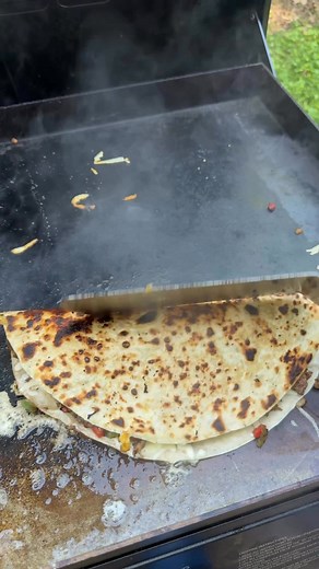 809K views · 15K reactions | Philly cheesesteak quesadillas | G_Bque | Facebook