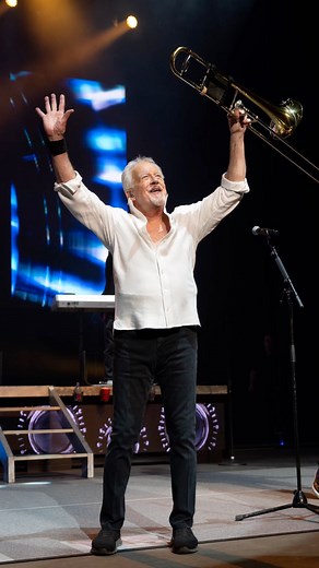 CHICAGO Living legends and musical geniuses! Members of Chicago @ChicagoTheBand : Robert Lamm-keyboard and lead vocalist-original member James Pankow-trumpet-original member Lee Loughnane-trumbone-original member Neil Donnell-lead and backing vocals Ray Hermann-saxophone, flute Loren Gold-keyboards @lorengold Ray Yslas-percussion, congas @rayraydrums Walfredo Reyes Jr.-drums, percussion @walfredoreyesjr Tony Obrohta-lead guitar @tonyoguitar Eric Baines-bass @ericbainesbass Carlos Murguia-keyboar