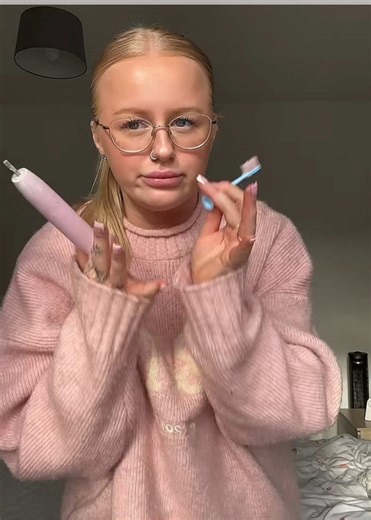 Update: the old toothbrush heads are no longer available, @Hismile UK @hismile explain how this makes sense? Surly you’d still stock the old heads for the old toothbrush🫠😩… - - - - #hismile #hismiletoothbrush #toothbrush