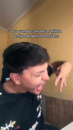 Dk 👅 on Instagram: "qual amiga deveria abrir um only?"