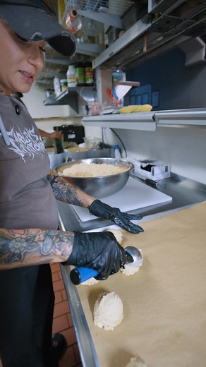 Our keto biscuits and gravy are a customer favorite and the best part is how simple and clean the recipe really is. We use a homemade keto biscuit dough made from just three ingredients: almond flour, Kerrygold butter, and egg whites. That’s it. No fillers, no preservatives, just real ingredients that come together to create something comforting and satisfying. Instead of a traditional roux, we use a keto cream gravy paired with turkey sausage. It’s rich without being heavy, and it keeps the dis